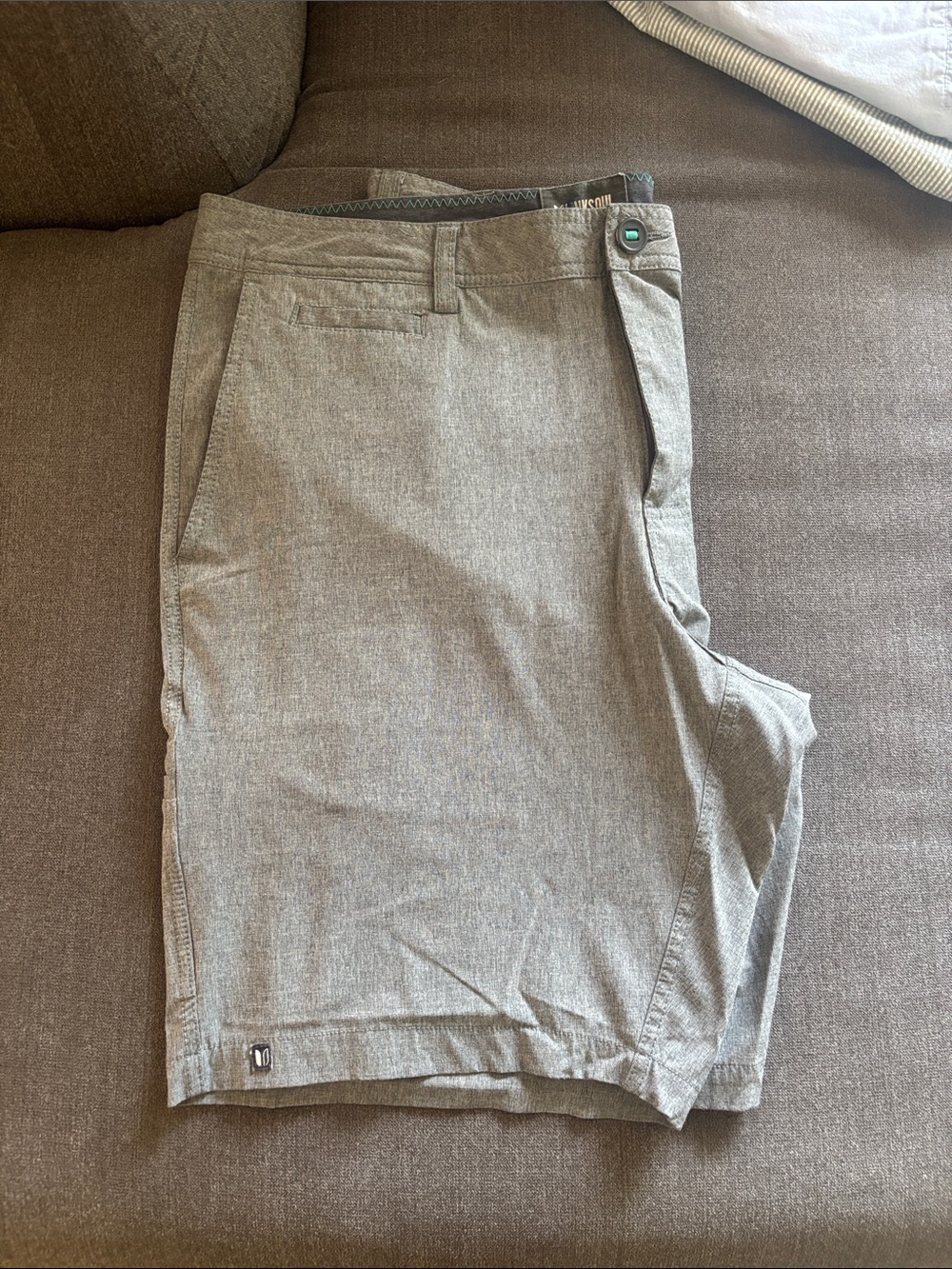 Linksoul Mens 36 grey 6 pocket golf shorts 9 inch inseam